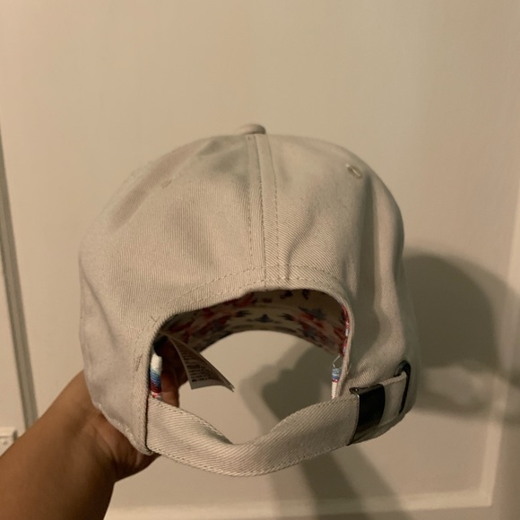 Gap Floral Cream/Grey-ish Cap - Picture 5 of 13